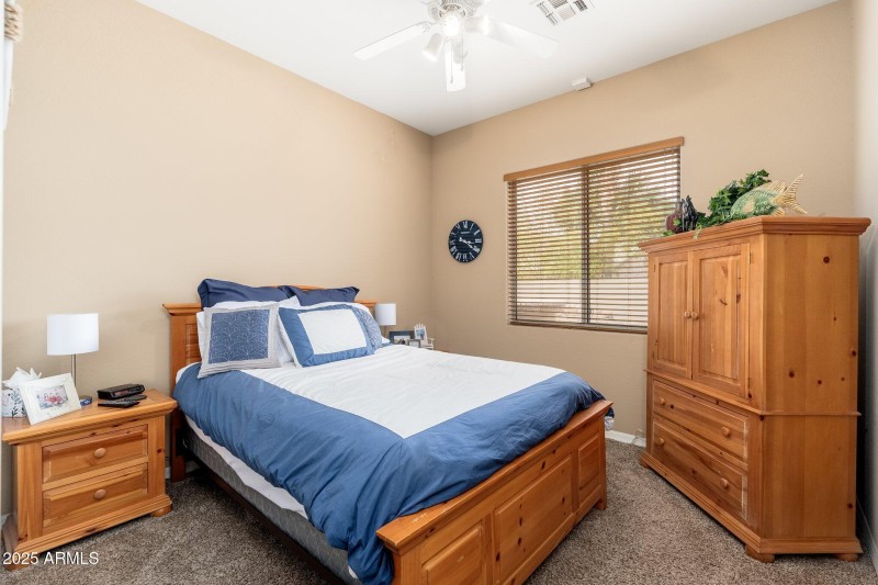 1074 E Carla Vista Ct - 34
