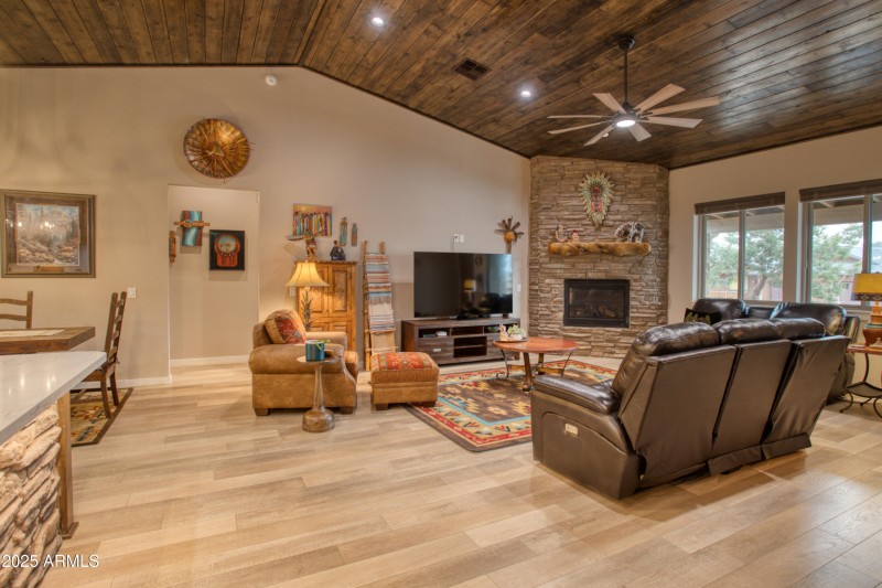 Inviting Greatroom