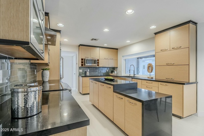 Light & Bright Kitchen