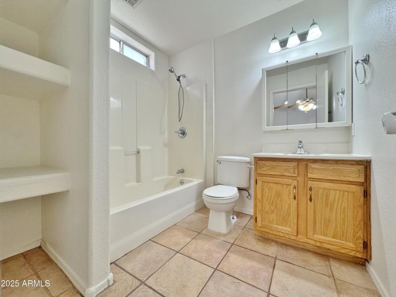 Master bath & linen storage