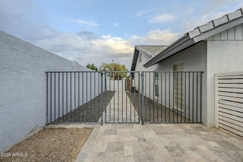 Large Side Yard with Walkway