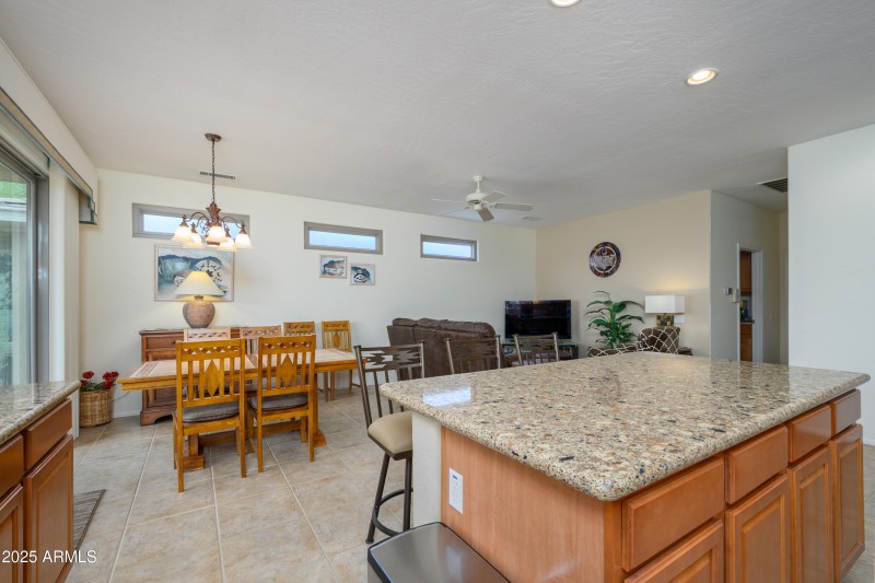 Kitchen to breakfast nook