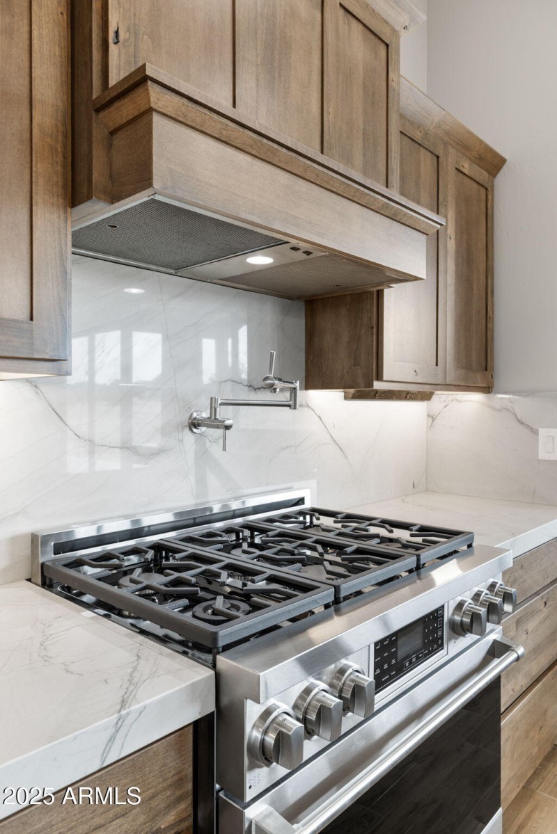 26-Kitchen_8