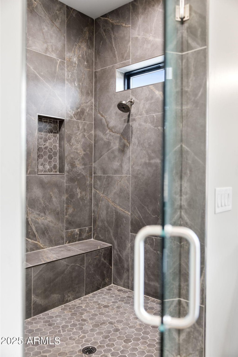 40-Primary Bath_8