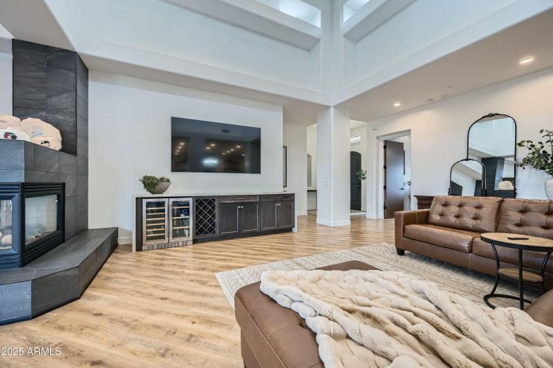 7975 E Dale Ln - MLS Sized - 010 - 16 Li