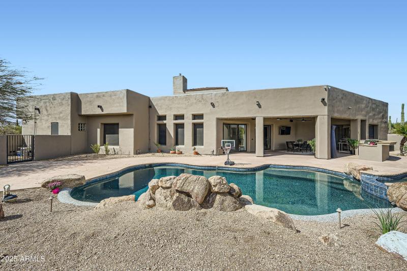 7975 E Dale Ln - MLS Sized - 043 - 56 Ba