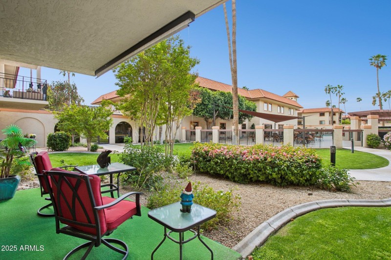 2-web-or-mls-10330-w-thunderbird-blvd-ap