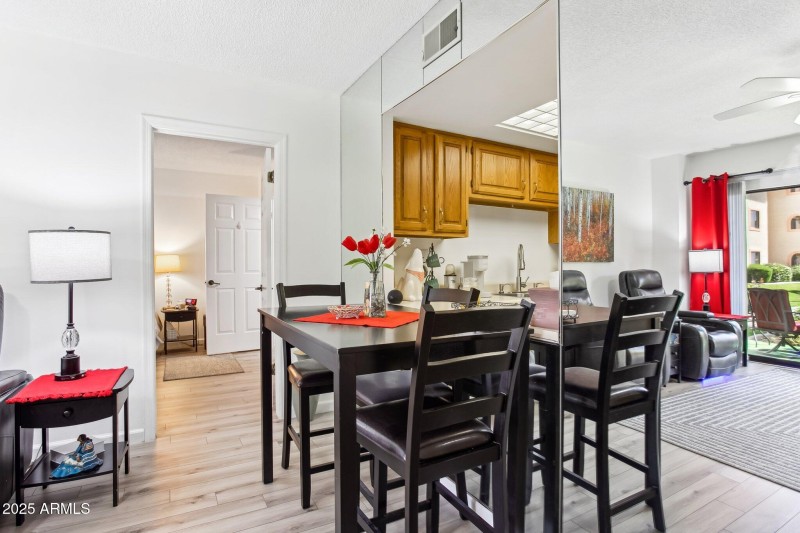 10-web-or-mls-10330-w-thunderbird-blvd-a