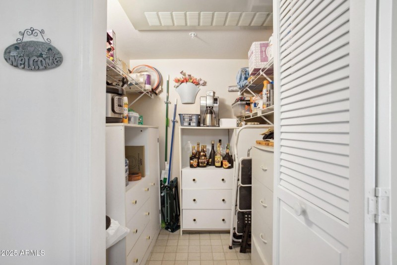 26-web-or-mls-10330-w-thunderbird-blvd-a