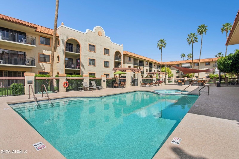 35-web-or-mls-10330-w-thunderbird-blvd-a