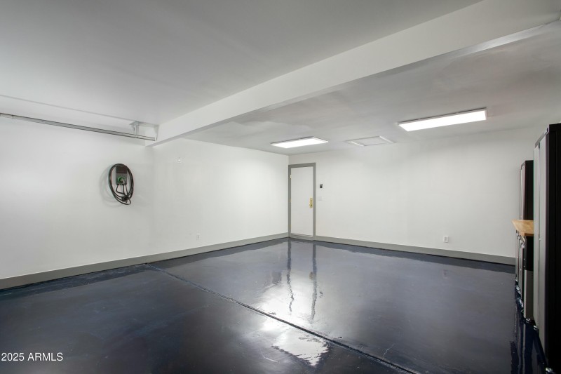 2 CAR GARAGE