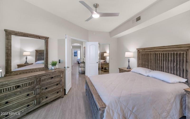 1411 E Orangewood Ave-large-015-011-1411