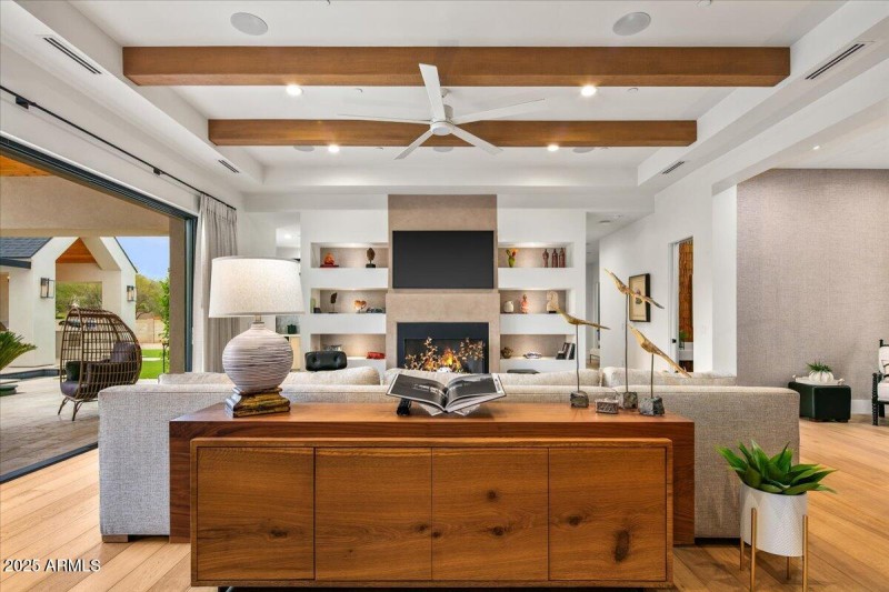 14-Living Room Details