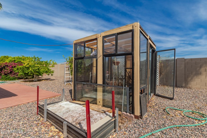 GREEN HOUSE