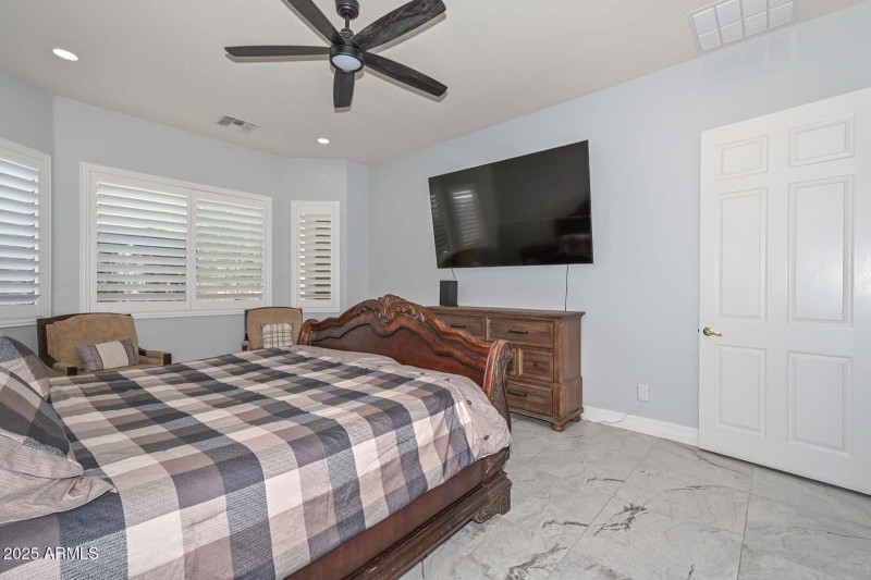 Primary Bedroom2