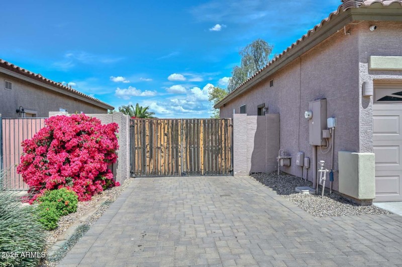 RV Gate