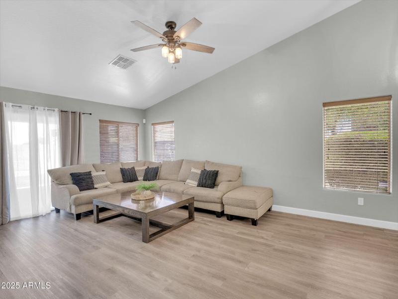 1516 W Nancy Ln-3