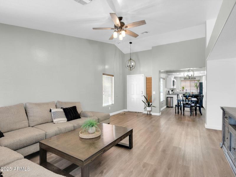1516 W Nancy Ln-4