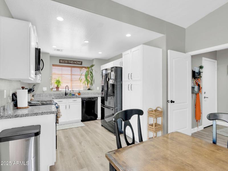 1516 W Nancy Ln-8