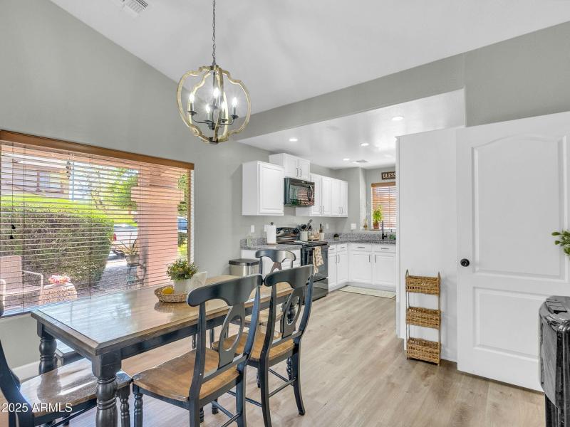 1516 W Nancy Ln-10