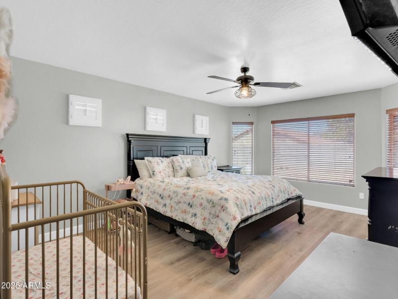1516 W Nancy Ln-15