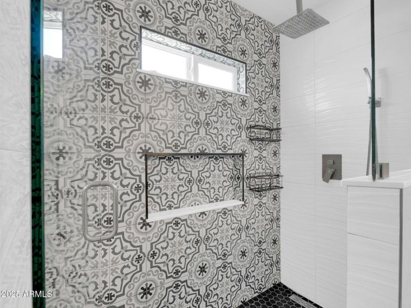 1516 W Nancy Ln-16