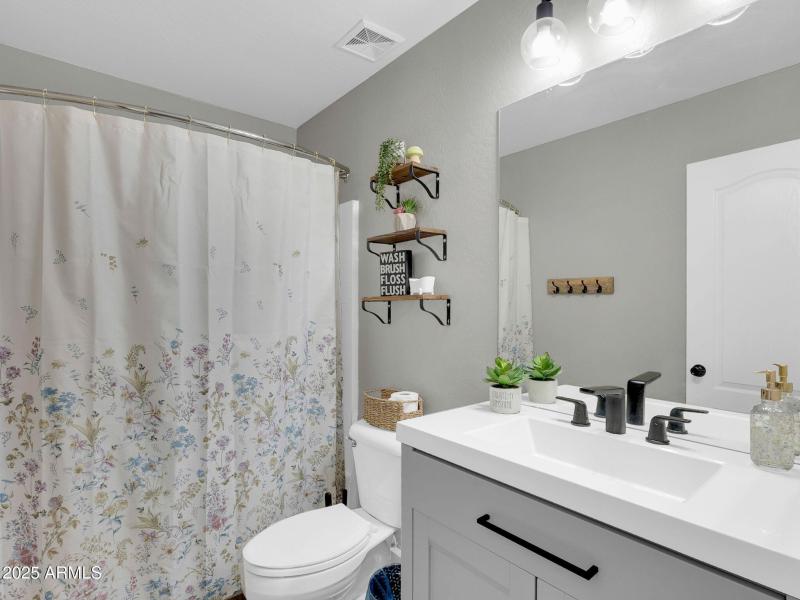 1516 W Nancy Ln-21
