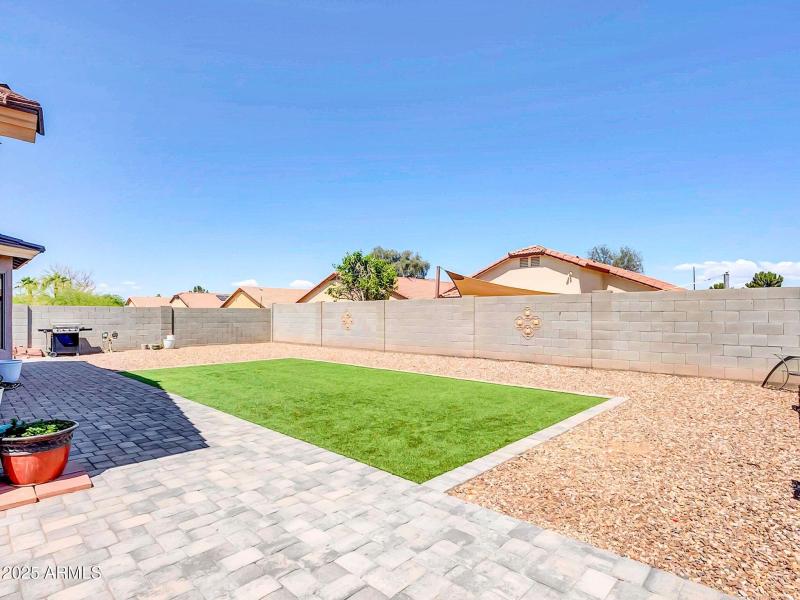 1516 W Nancy Ln-24