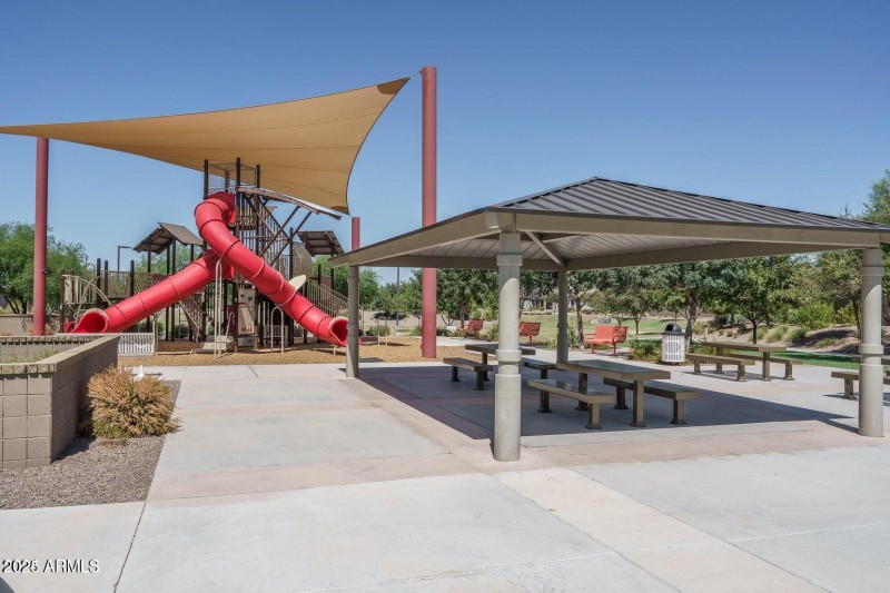 Estrella Commons