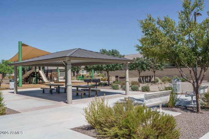Estrella Commons