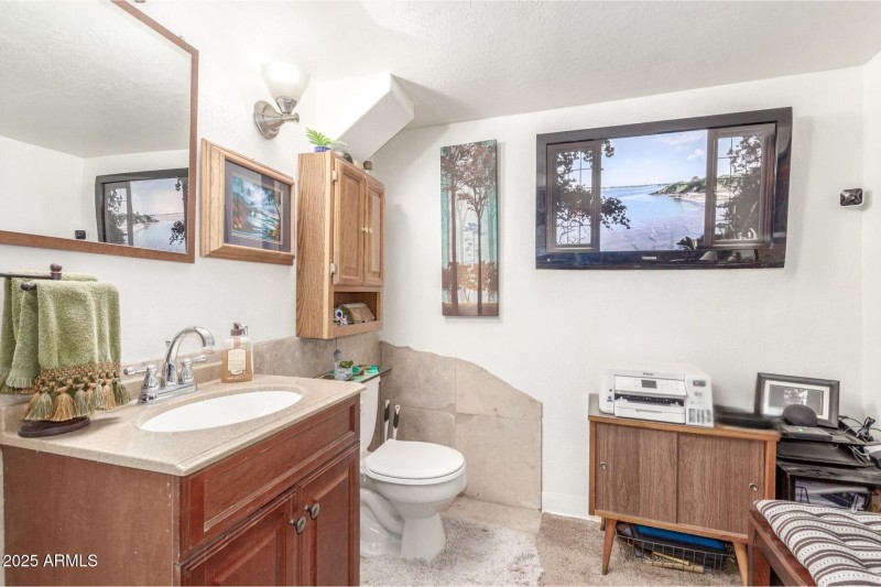 Studio/Office #1 BATH