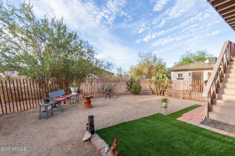 Western Town Studio Private Yard