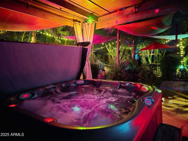 Therapeutic Hot Tub JETS ON