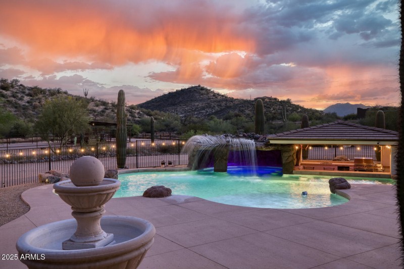 17449 E Quail Track Rd - 711