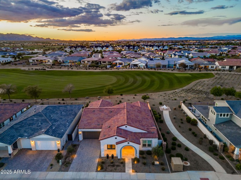 Golf Course & Mountain Views!