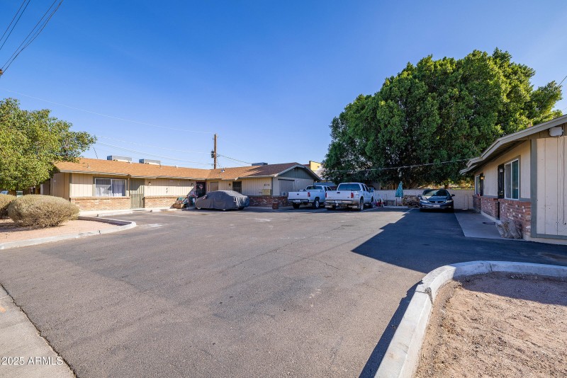 805 North Westwood - Exterior (8)