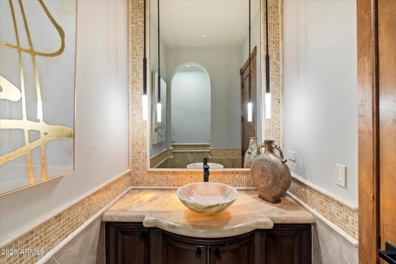 41-Powder Room
