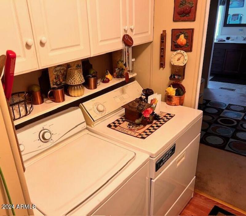 washer/dryer in hall