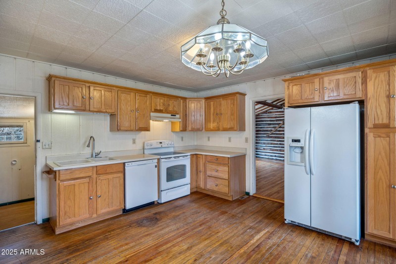 1571ESpruceLn-Pinetop-AZ-8
