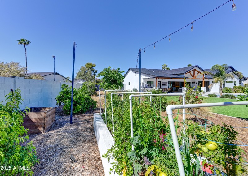 6037 E Charter Oak Rd-56
