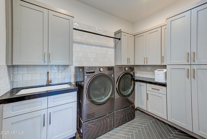 6037 E Charter Oak Rd-44