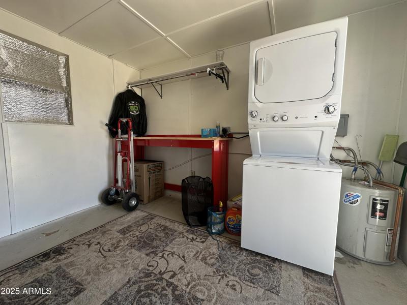 Laundry in Shed (1)