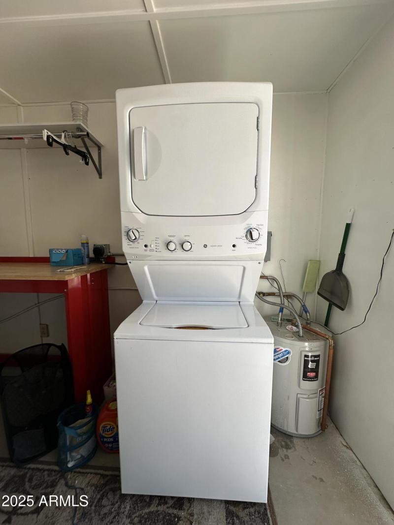 Laundry in Shed (2)