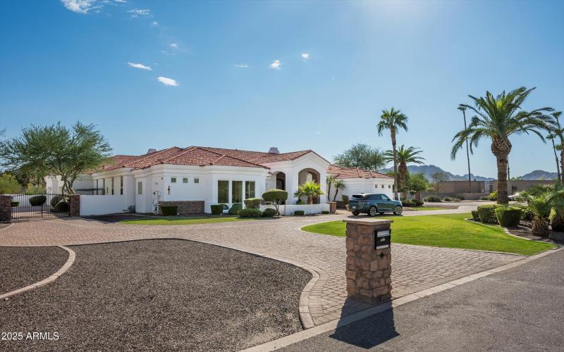 68-5901 E Mountain View Rd-68