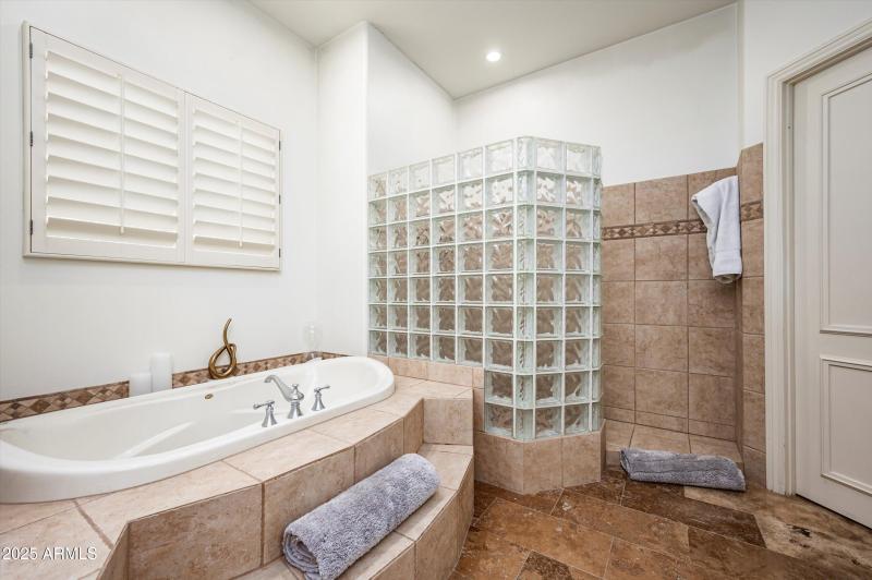 40-5901 E Mountain View Rd-40