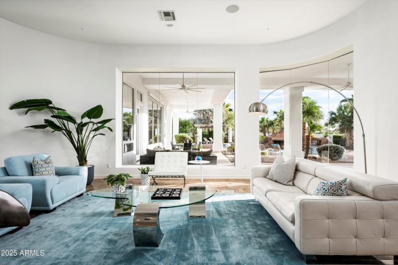 11-5901 E Mountain View Rd-11