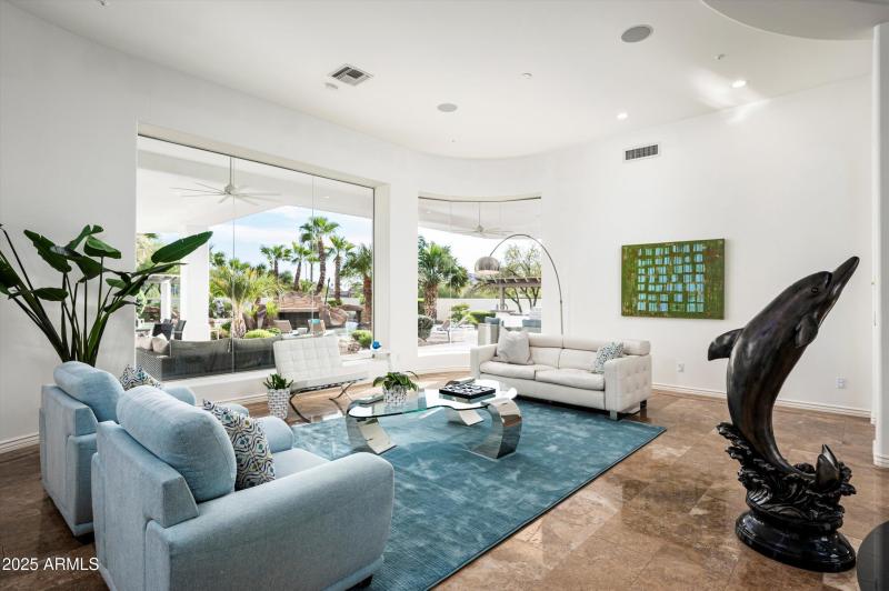 09-5901 E Mountain View Rd-9