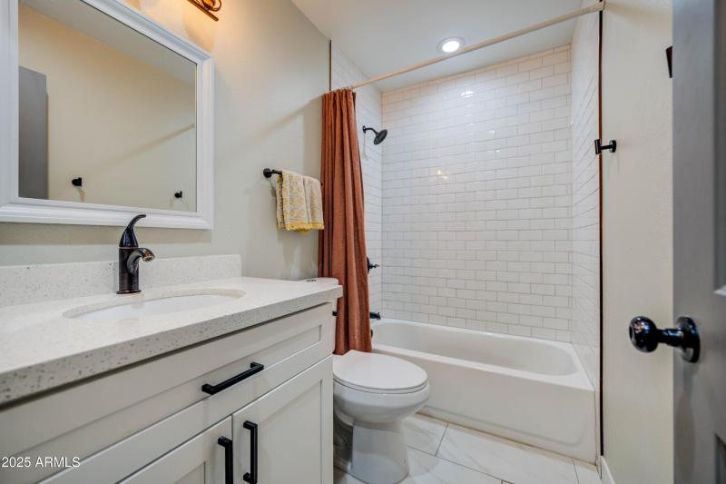 Bathroom 2-1