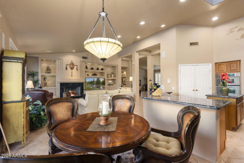 25-Breakfast-Nook