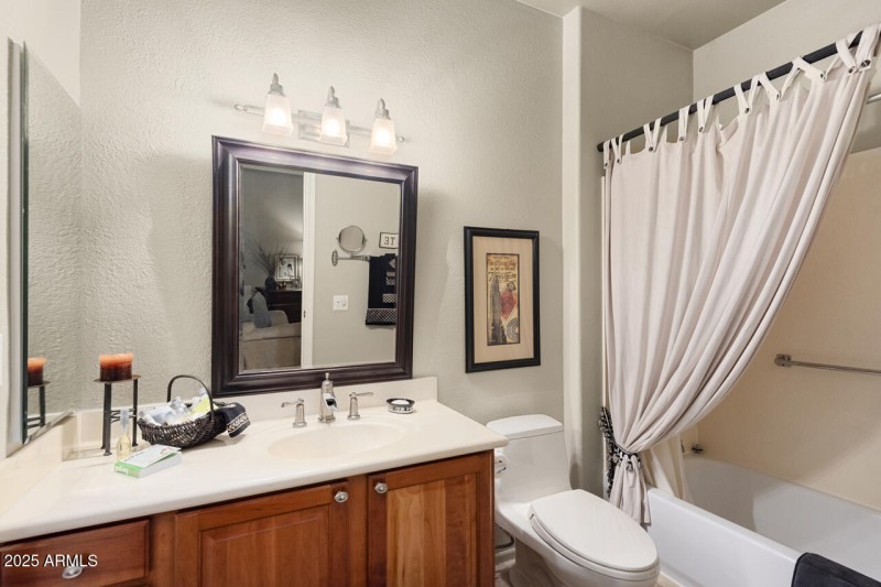 35-Bathroom-3